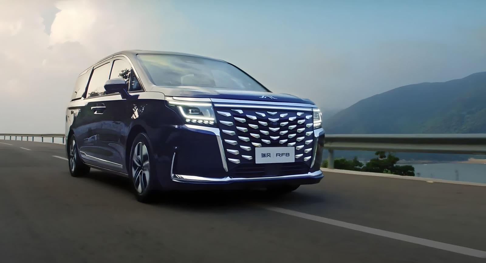 JAC JAC RF8 — фото автомобіля